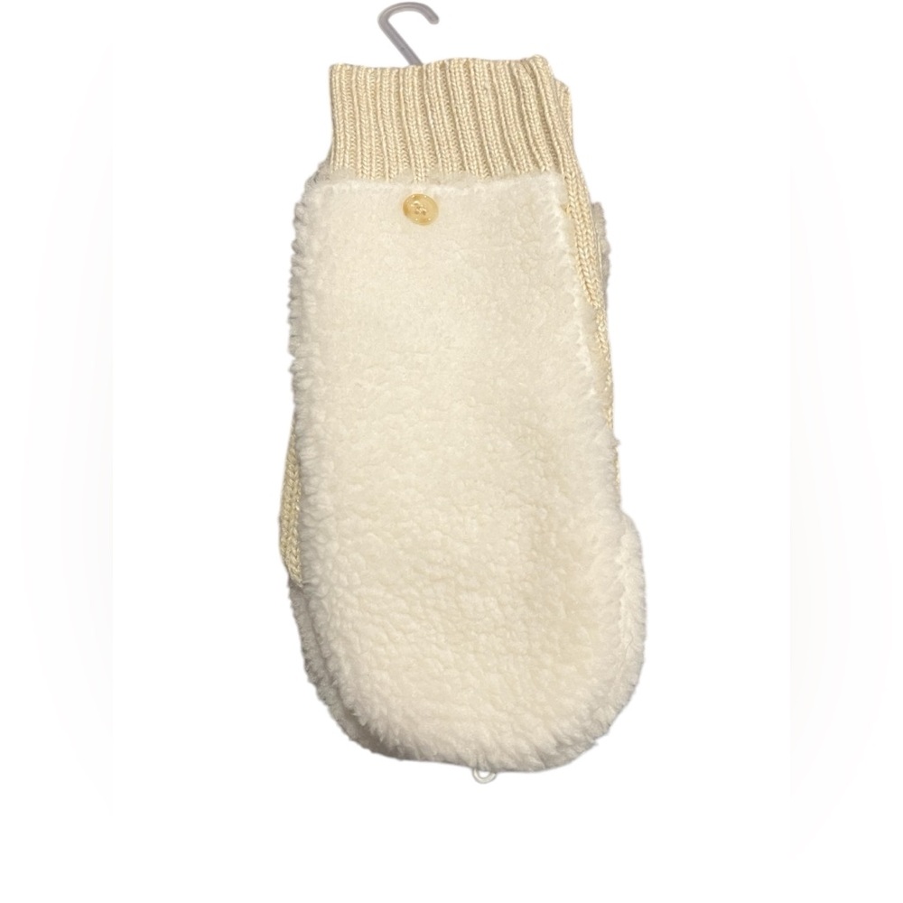 Cable-knit Sheepskin Cream Mittens